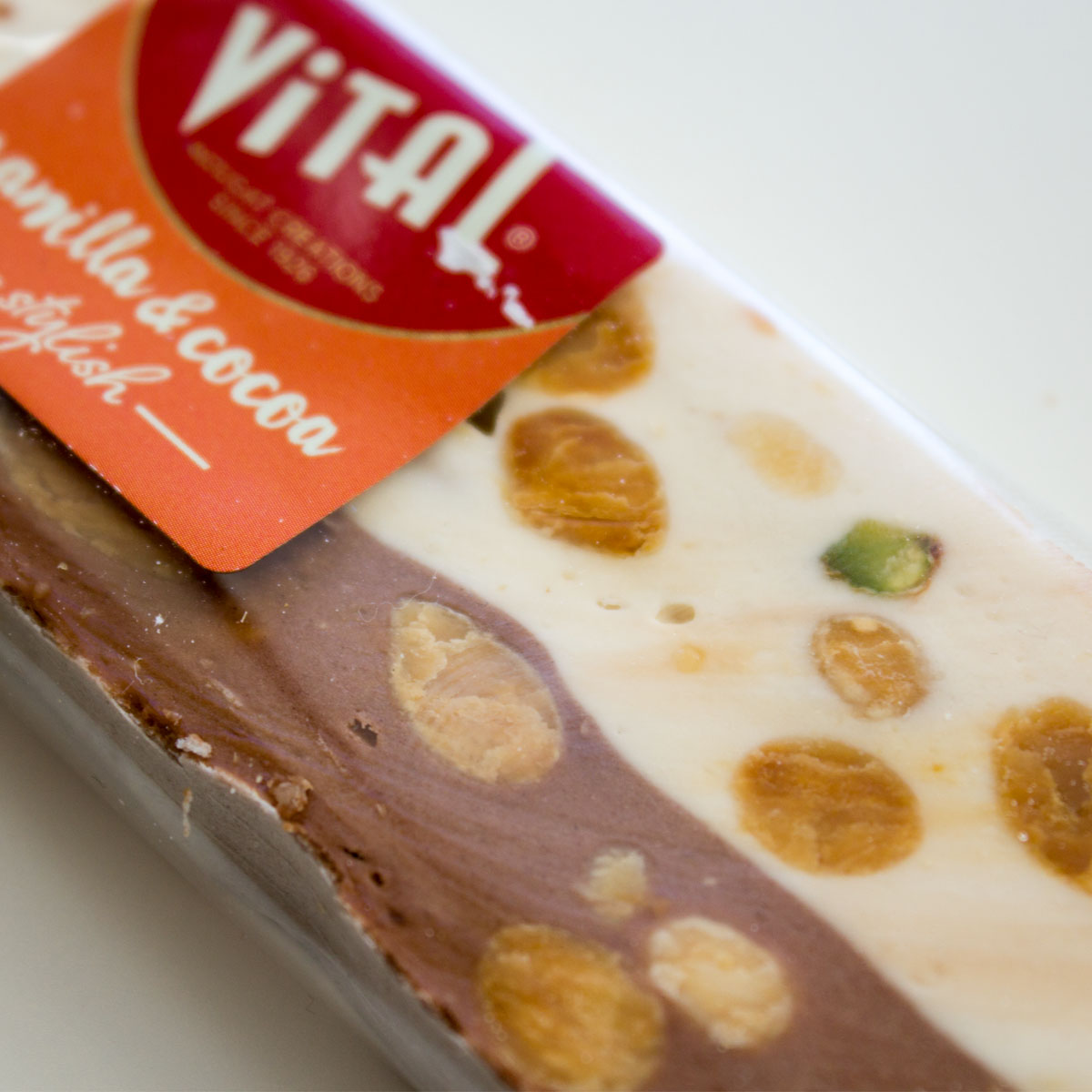 Belgischer Nougat Riegel gemischt mit Pistazie, Erdbeere & Schokolade
